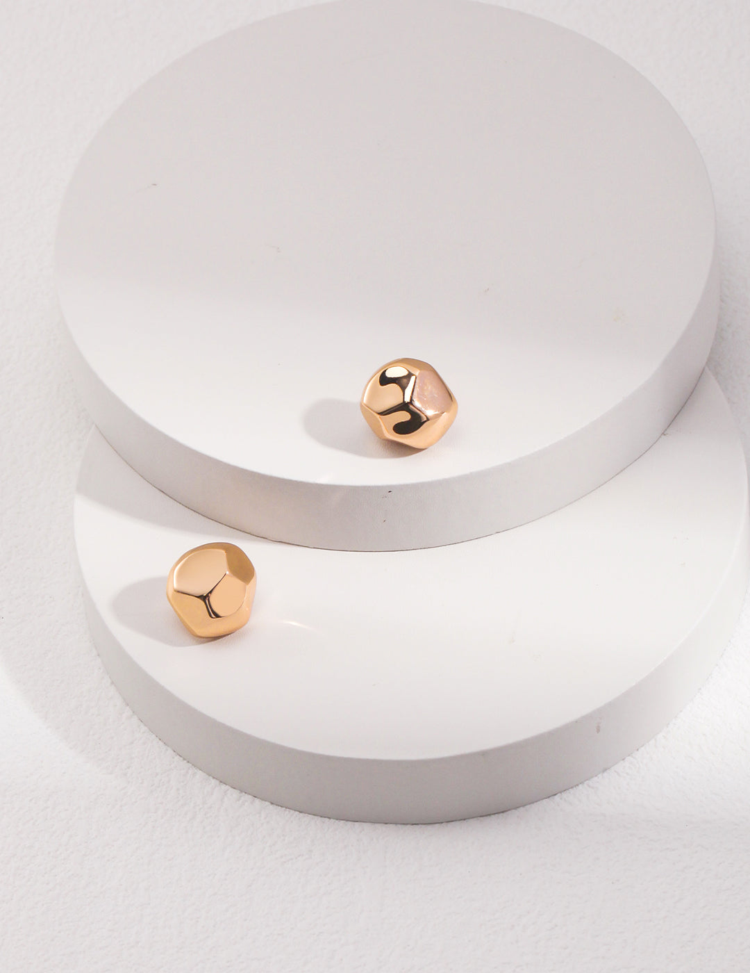925 STERLING SILVER ROCK EARRING